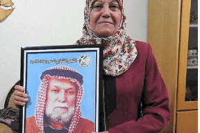 ام شهيد و 3 أسرى و زوجة أسير..الاحتلال يعتقل ام عاصف البرغوثي