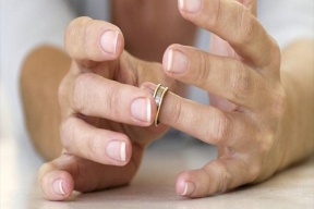 طلاق عشرينية نجحت بالتوجيهي دون علم زوجها