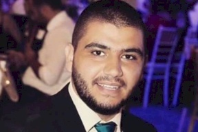 بالفيديو.. كان يغني في عيد الحب فسقط أرضاً!