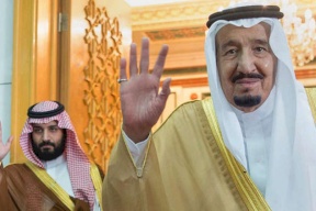قبيل مغادرته المملكة.. العاهل السعودي يصدر أمرا ملكيا بشأن ولي العهد