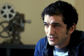 بلاغ ضد "عمرو واكد" بسبب موقفه من الإعدامات بقضية النائب العام