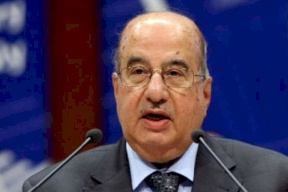 الزعنون يؤكد الدعم الكامل للرئيس محمود عباس