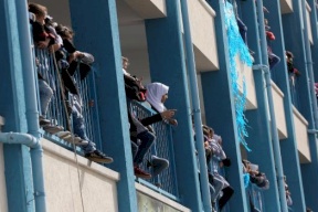 تعطيل دوام المدارس وتأخير دوام الموظفين بسبب الطقس