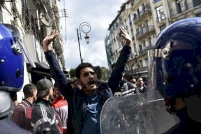 تجدد المظاهرات في الجزائر 