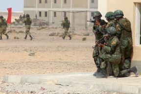 بالصور| رئيس الأركان المصري يتفقد القوات في سيناء