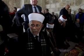  إبعاد رئيس الأوقاف الشيخ سلهب عن الأقصى 40 يوما