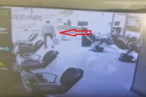 كاميرات  تكشف اللص قبل السرقة!