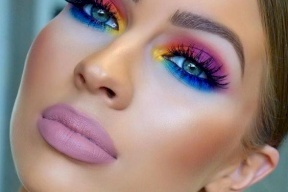 تمتعي بالمكياج الربيعي لعام 2019