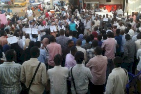 عصيان مدني في السودان بمشاركة الطلاب والتجار والموظفين