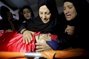 ليلة عيد الأم..هدايا من الاحتلال ملطخة بالدماء لأربع أمهات فلسطينيات!