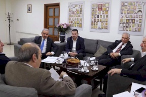 اشتية يلتقي وفداً من حزب الشعب