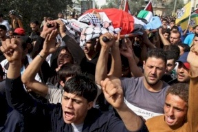 تشييع جثماني الشهيدين حرارة وشتات في غزة