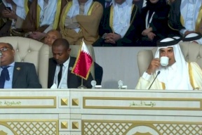 أمير قطر يغادر القمة العربية... ماذا حدث داخل القاعة!
