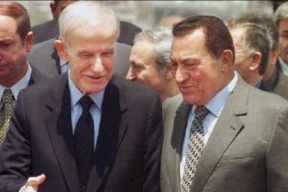 مبارك يكشف شرط "اسرائيل" لاعادة الجولان لسوريا