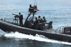 البحرية المصرية تجتاز حدود رفح وتعتقل 4 صيادين