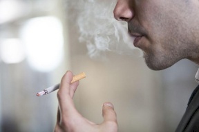 تدخين الأب أخطر على الجنين من تدخين الأم!