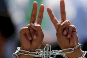 تمديد الحوار بين الأسرى وإدارة سجون الاحتلال ليوم غد الأحد