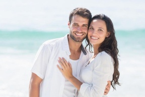 أبرز علامات حب الرجل لزوجته
