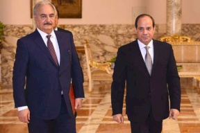 السيسي يؤكد لحفتر دعم جهود مكافحة الإرهاب في ليبيا