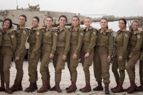 جيش الاحتلال يقرر استبعاد المجندات من الخدمة داخل الدبابات