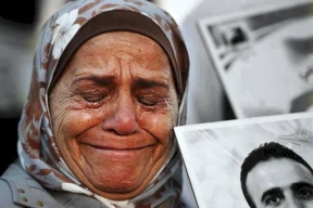 في يومهم.. عيون ذوي  حوالي 6000 أسير ابيضت من الحزن