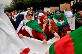 في الجمعة التاسعة.. الجزائريون يريدون مزيدا من التنازلات