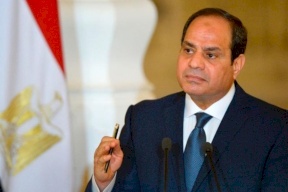 المصريون يصوتون في استفتاء على تعديلات دستورية تمدد حكم السيسي