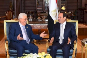 الخالدي يكشف هدف زيارة الرئيس عباس الى مصر 