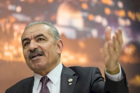 اشتية:  نمر بظروف صعبة