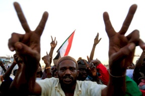 السودان.. خلافات حول المرحلة الانتقالية ودعوات للتظاهر