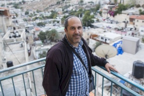 القاء زجاجات حارقة على  منزل "عراب الاستيطان" في القدس 