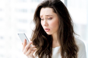 للبنات.. السوشيال ميديا تسبب الاكتئاب