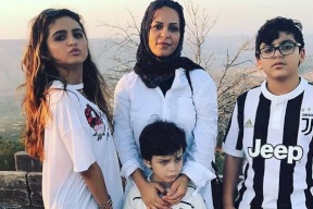 شاهد بالفيديو..دنيا بطمة تبكي وتطلب السماح من حلا الترك وأخوتها