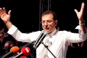 مظاهرات في إسطنبول احتجاجاً على قرار إعادة الانتخابات