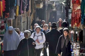 مستوطنون يعتدون على تجار في القدس