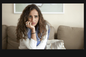 بالرقص وغناء القرآن...مغنية سعودية تثير الجدل 