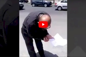 أردني يحرق شهادة الدكتوراه