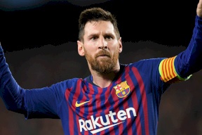 الكاميرا ترصد لقطة محرجة لميسي في نهائي الكأس