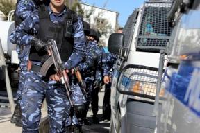 فيديو: القبض على تجار مخدرات احتجزوا  وأصابوا مواطنين في مخيم الجلزون 