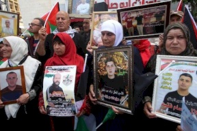 بالأسماء: الاحتلال يُجدد الاعتقال الإداري لــ 30 اسيراً