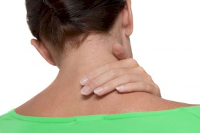 تصلب وشد الرقبة: أسباب وعلاجات