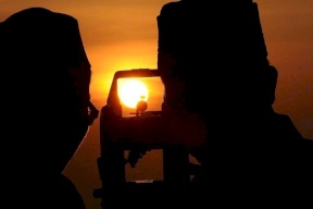 مصر تحدد أول أيام عيد الفطر