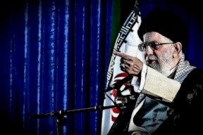 بـ "الحكومة الخفية".. خامنئي يحكم قبضته على السلطة