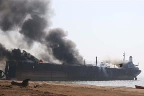   استهداف ناقلتي نفط عملاقتين محملتين بالخام في بحر عُمان