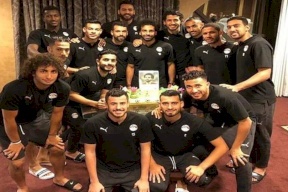 بعيد ميلاده الــ27...كيف هنأ ليفربول ولاعبو منتخب مصر محمد صلاح؟