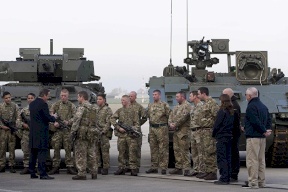 بريطانيا ترسل 100 جندي للخليج