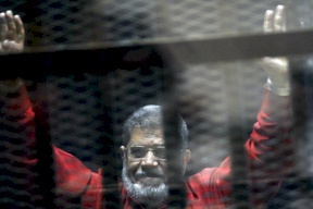 كيف تم دفن الرئيس المصري محمد مرسي..؟