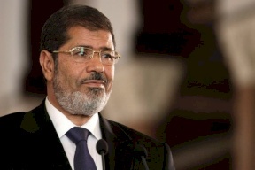 ما هي القضية التي توفي محمد مرسي أثناء محاكمته فيها؟