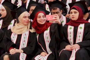 بالصور: "بيرزيت" تبدأ احتفالاتها بتخريج الفوج الـ 44 من طلبتها