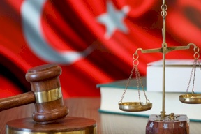 نيويورك تايمز: تراجع ثقة الأتراك في القضاء بسبب تدخلات أردوغان